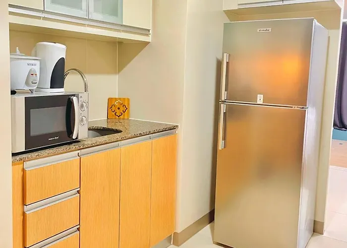 Thompson - 2 Beds, One Uptown Residences - Xbox & Netflix Manila