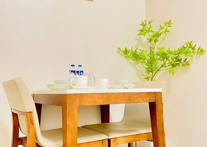 Thompson - 2 Beds, One Uptown Residences - Xbox & Netflix Manila